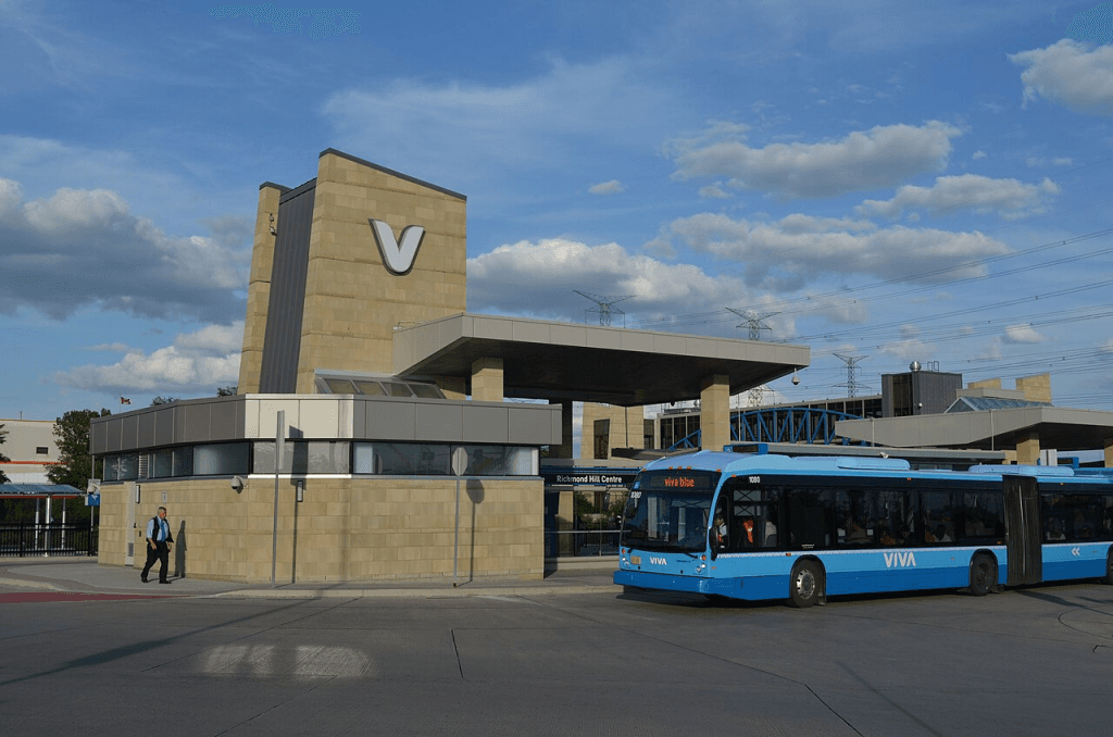 richmond-hill-centre-viva-bus