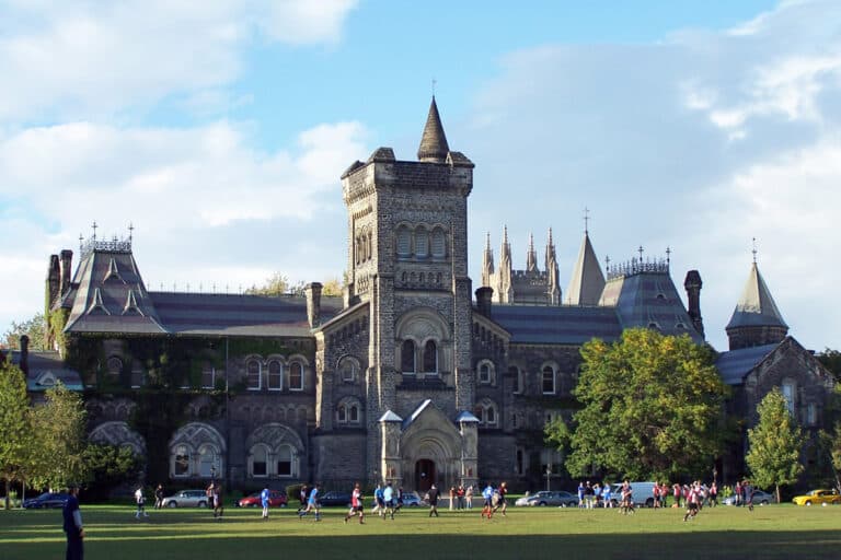 University of Toronto, by Jphillips23 – Own work, CC BY-SA 3.0, Link
