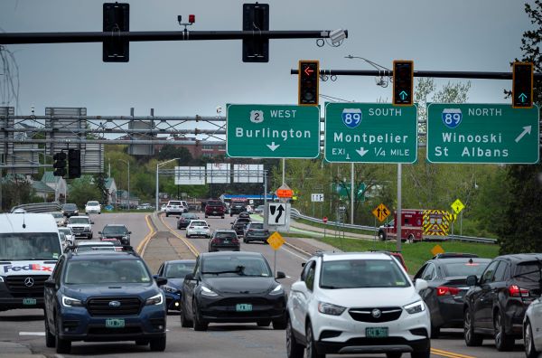Interstate highway signs for Burlington, VT, Montpelier, and St. Albans Takeoff-Moving Toronto